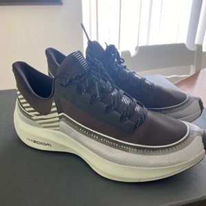 Nike Air Zoom Winflo Size 8